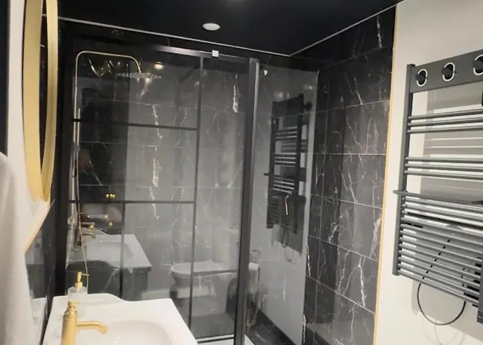 Chic Lescapade A Lägenhet